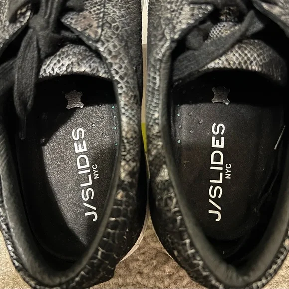 LAST CHANCE ⚫️ NWOT J/SLIDES 6.5 Metallic Sneakers ⚫️ - Picture 4 of 6